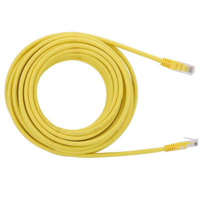 Cabo de rede amarelo enrolado com conectores RJ45