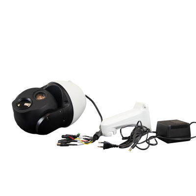 Câmara de vigilância PTZ com cabos, suporte branco e adaptador de energia.