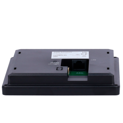 Dispositivo preto com entrada LAN e etiqueta branca