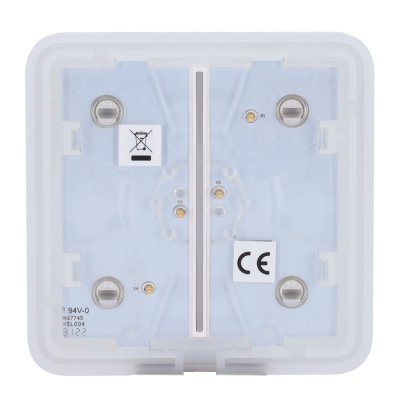 Base de tomada elétrica quadrada branca com marcas CE e código técnico