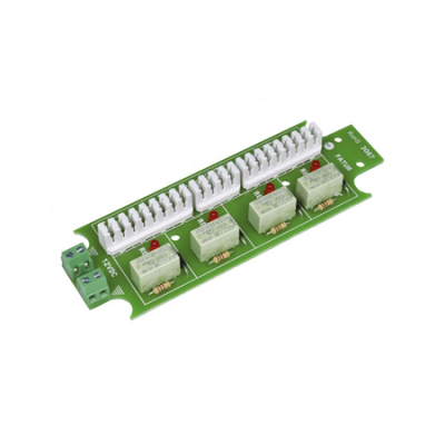 Placa de circuito com quatro relés brancos e conectores brancos