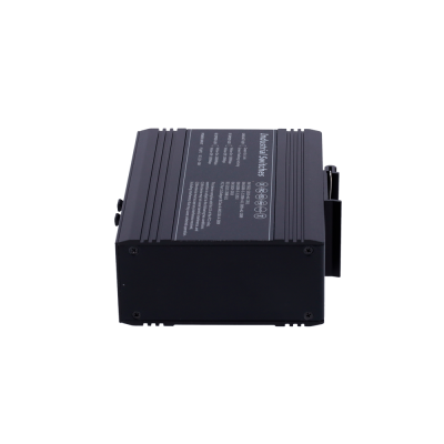 Módulo de áudio preto retangular com texto técnico branco no topo