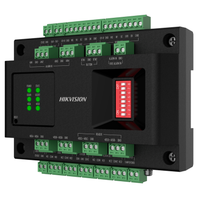 Dispositivo eletrónico preto Hikvision com ligações verdes e luzes LED verdes