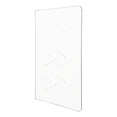 Painel branco com seis setas vazadas em formato de >>