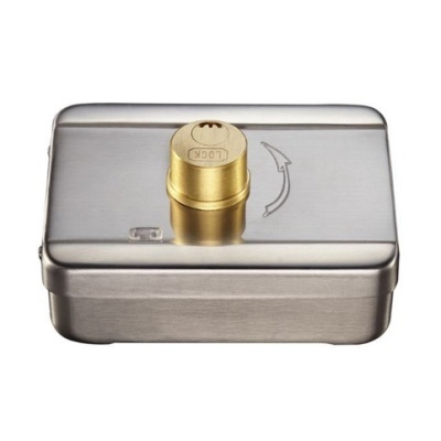 Fechadura metálica retangular com cilindro de chave dourado e palavra LOCK.