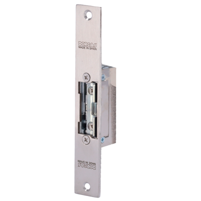 Fechadura metálica retangular prateada com texto DORCAS MADE IN SPAIN