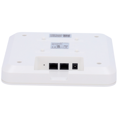 Dispositivo eletrônico branco com portas Ethernet e etiquetas