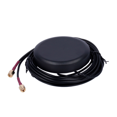 Antena circular preta com cabo e dois conectores dourados