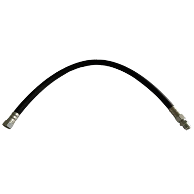 Mangueira flexível preta com extremidades metálicas prateadas