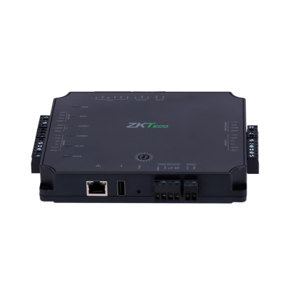 Módulo eletrônico ZKTeco preto com conectores e etiquetas