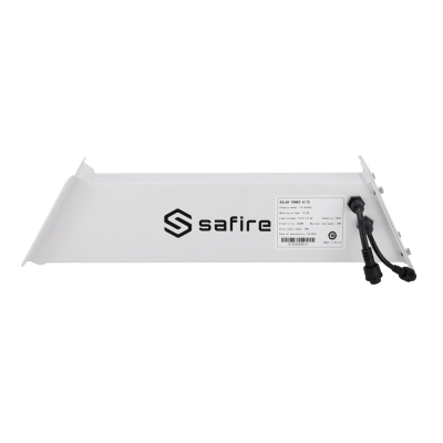 Peça metálica branca com logo safire e etiqueta com informações técnicas e cabos pretos