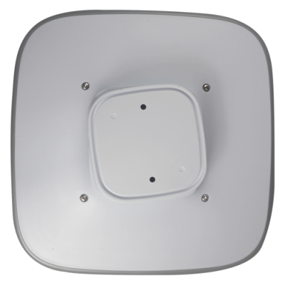 Aparelho quadrado branco de plástico com placa central elevada e parafusos