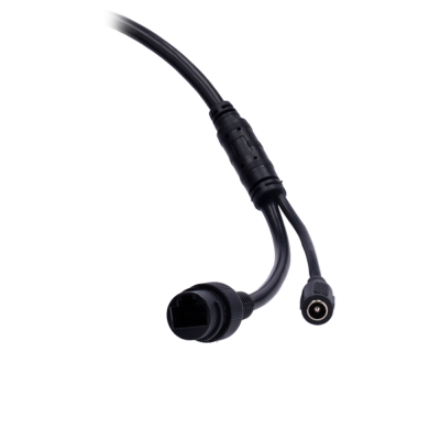 Câmara de segurança preta e cinza com cabos conectados e lente visível