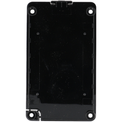 Caixa preta retangular de plástico com quatro orifícios nos cantos