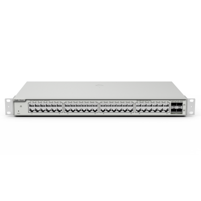 Switch de rede cinza claro com 24 portas RJ45 e 4 portas SFP, indicadores LED, para montagem em rack