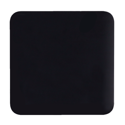 Objecto quadrado preto com cantos arredondados e textura lisa brilhante