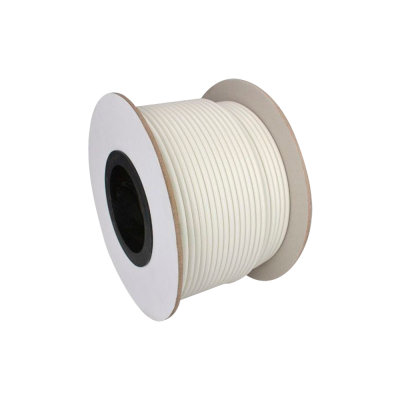 Carretel de fio branco em suporte de cartão