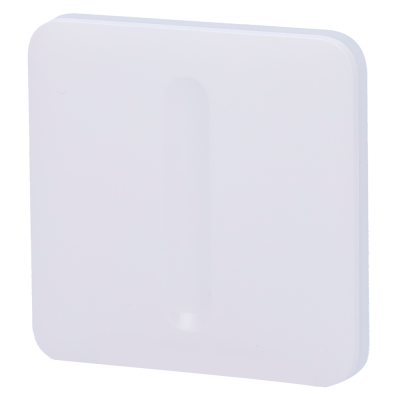 Plástico branco quadrado com relevo central em fundo branco