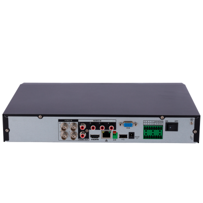 Dispositivo eletrónico preto com várias portas na parte traseira