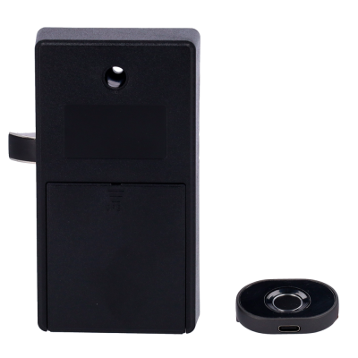 Máquina preta rectangular e peça redonda preta com USB-C