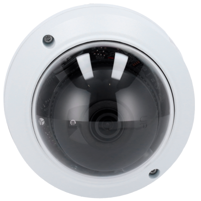 Câmara de segurança domo branca com lente visível sob cúpula transparente.