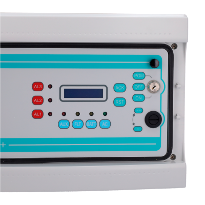 Painel de controlo eletrónico branco com botões azuis e vermelhos e fechadura metálica