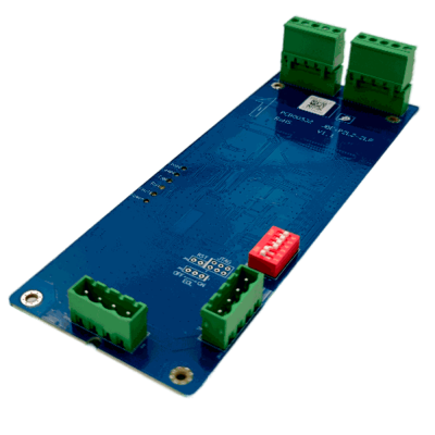 Placa eletrónica azul com conectores verdes e interruptores vermelhos