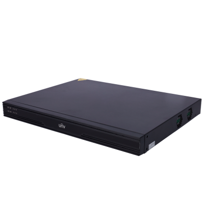 Equipamento preto retangular com marca univ frontal e ventoinhas laterais