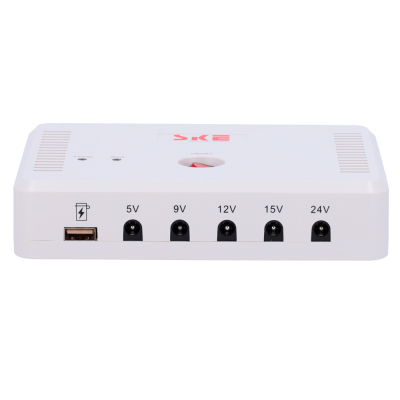 Carregador branco com múltiplas portas de saída