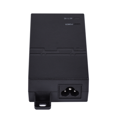 Adaptador ou carregador preto com luzes indicadoras e entrada de alimentação de três pinos