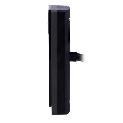 Dispositivo eletrónico preto com fios e conector RJ45 visto de lado em fundo branco