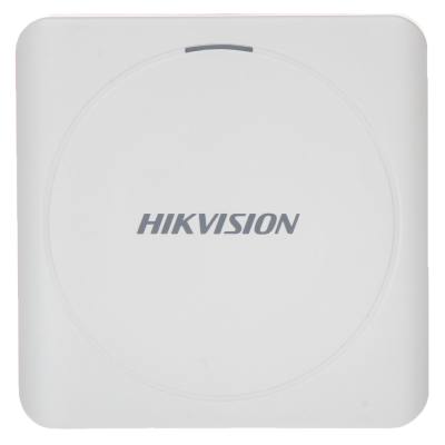 Dispositivo eletrônico quadrado branco com o texto HIKVISION no centro