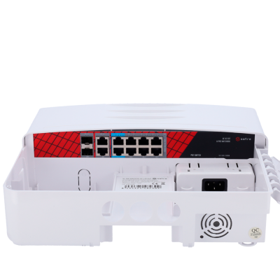 Equipamento de rede branco com portas Ethernet e painéis vermelho e preto