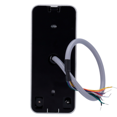 Dispositivo eletrônico retangular com cabo e fios coloridos