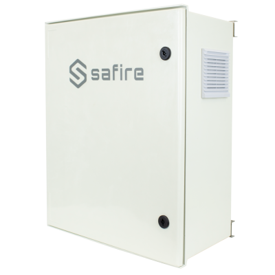 Gabinete metálico branco com logótipo safire e fechaduras pretas.