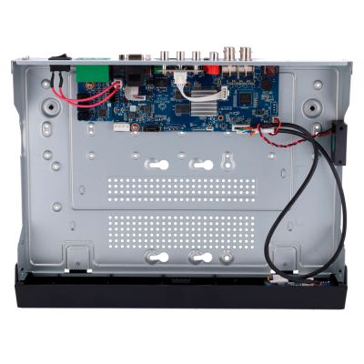 Produto eletrónico desmontado com componentes visíveis