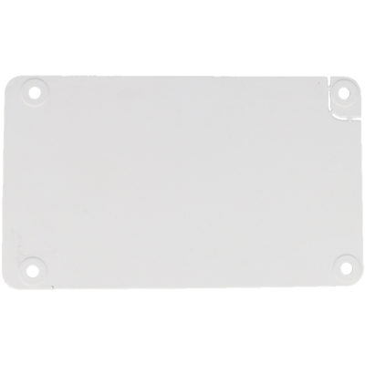 Placa branca retangular de plástico com quatro furos e recorte no canto superior direito