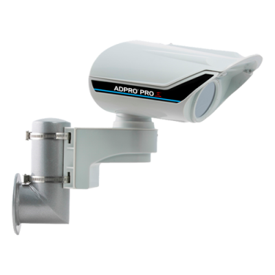Câmara de vigilância branca com suporte metálico cinzento e inscrição ADPRO PRO