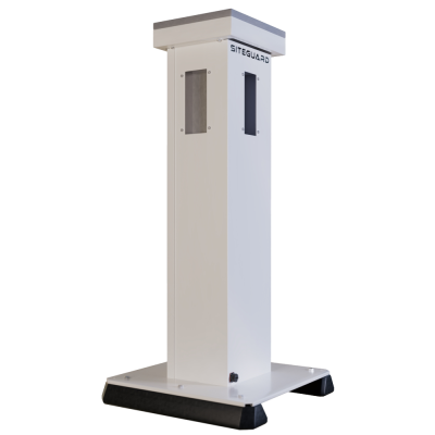 Coluna branca com base larga e rótulo SITEGUARD