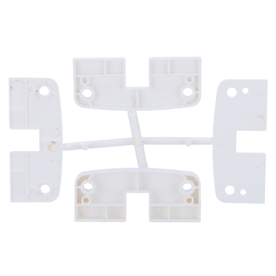 Peça plástica branca com vários componentes e furos de fixação