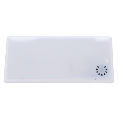 Placa rectangular branca com grelha circular preta num canto