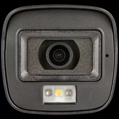 Câmara de segurança preta com lente circular e LEDs.