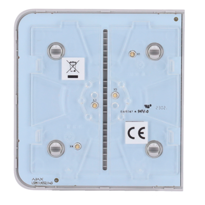 Base quadrada branca para montagem eletrónica com parafusos e etiquetas visíveis