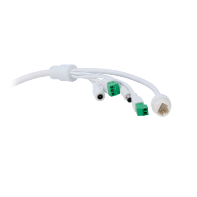 Cabos com conectores variados num fundo branco