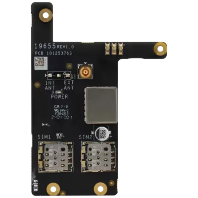 Placa eletrónica preta com slots SIM e texto branco.