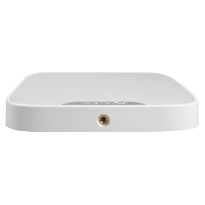 Aparelho eletrônico branco retangular com entrada dourada