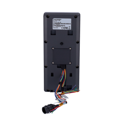 Dispositivo eletrónico cinza com fios coloridos e etiqueta branca