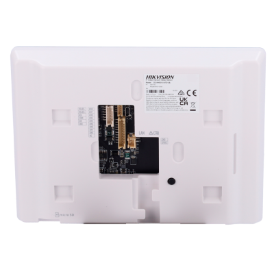 Parte traseira do dispositivo branco HIKVISION com etiqueta e componentes eletrónicos expostos