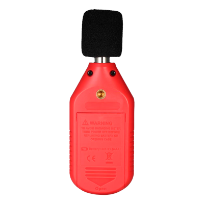 Medidor de som vermelho com microfone de espuma preta e texto de aviso na parte traseira.
