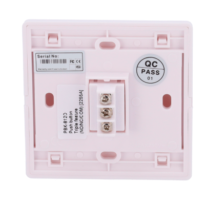 Parte traseira de interruptor elétrico quadrado rosa claro com terminais e etiquetas